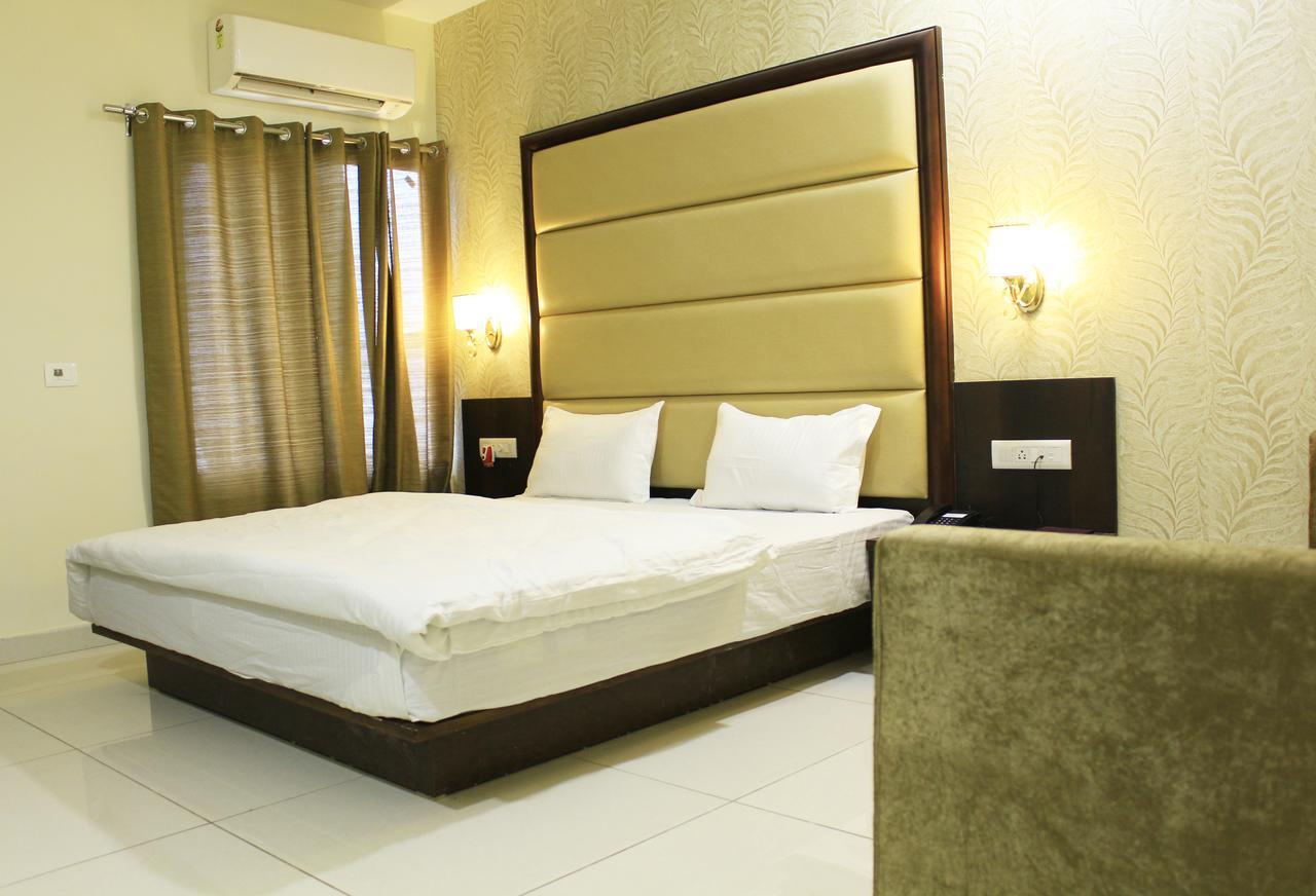 Hotel Radiant Inn Roorkee Экстерьер фото